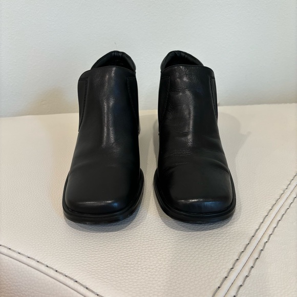 Karen Scott Women’s Simpson Leather Booties Size 8.5 - Picture 2 of 13